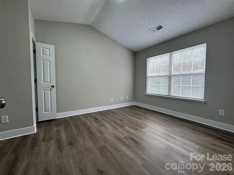 3251 Blythe Ridge Ct — Photo 16