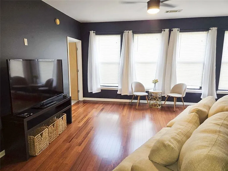 898 Oak St SW #3203 — Photo 3