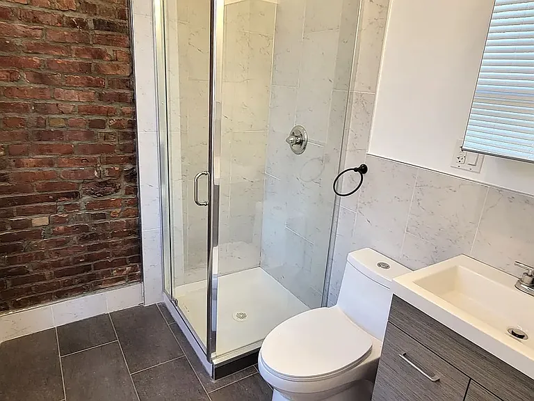 316 Franklin Ave #1 — Photo 2