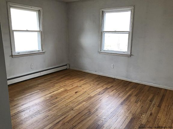 5th image of 101 Kent Ct