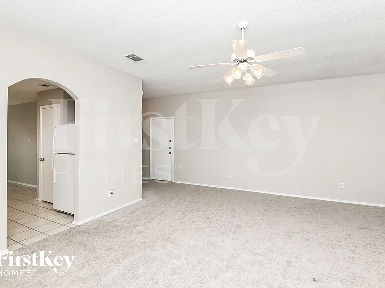 2529 Rivers Edge Dr — Photo 5