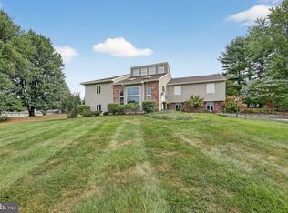 127 Clearview Dr, Downingtown, PA 19335