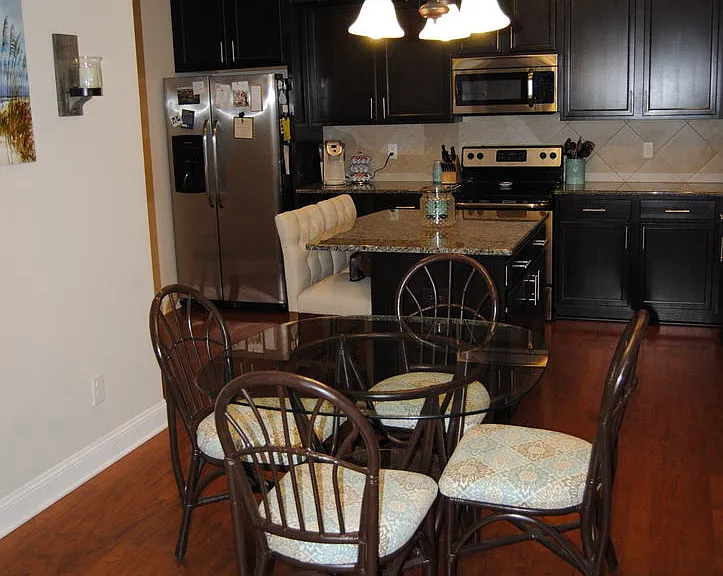 107 W Berkshire Ct — Photo 8