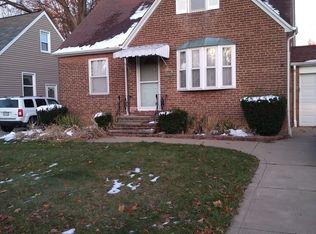 1397 Parkview Dr, Lyndhurst, OH 44124