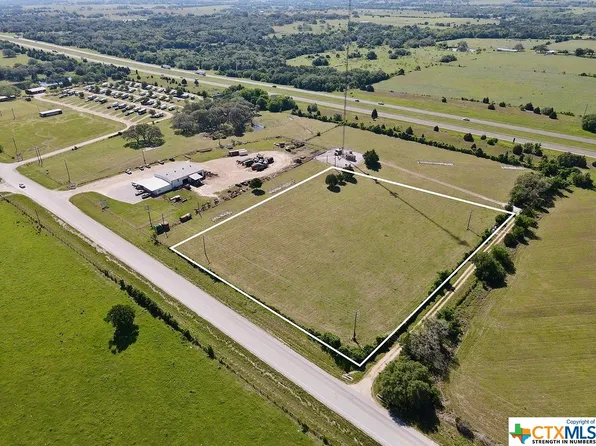 1 S Fm 609, Muldoon, TX 78949