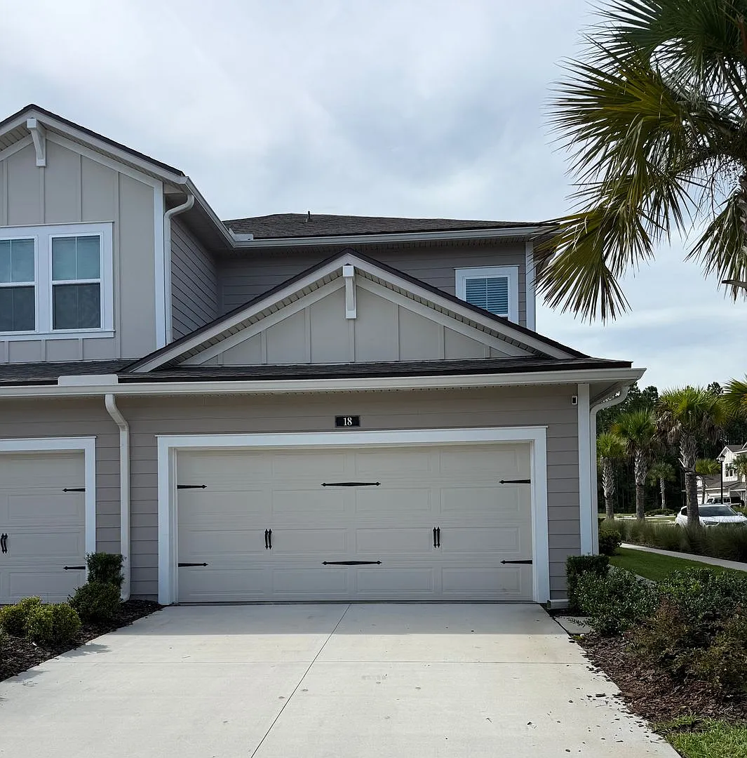 Spacious 4-Bedroom End-Unit Townhome with Lake Views in Nocatee — Photo 1