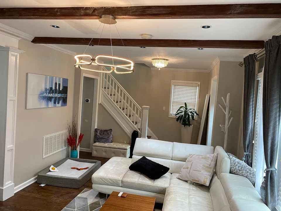 24 Evelyn Pl