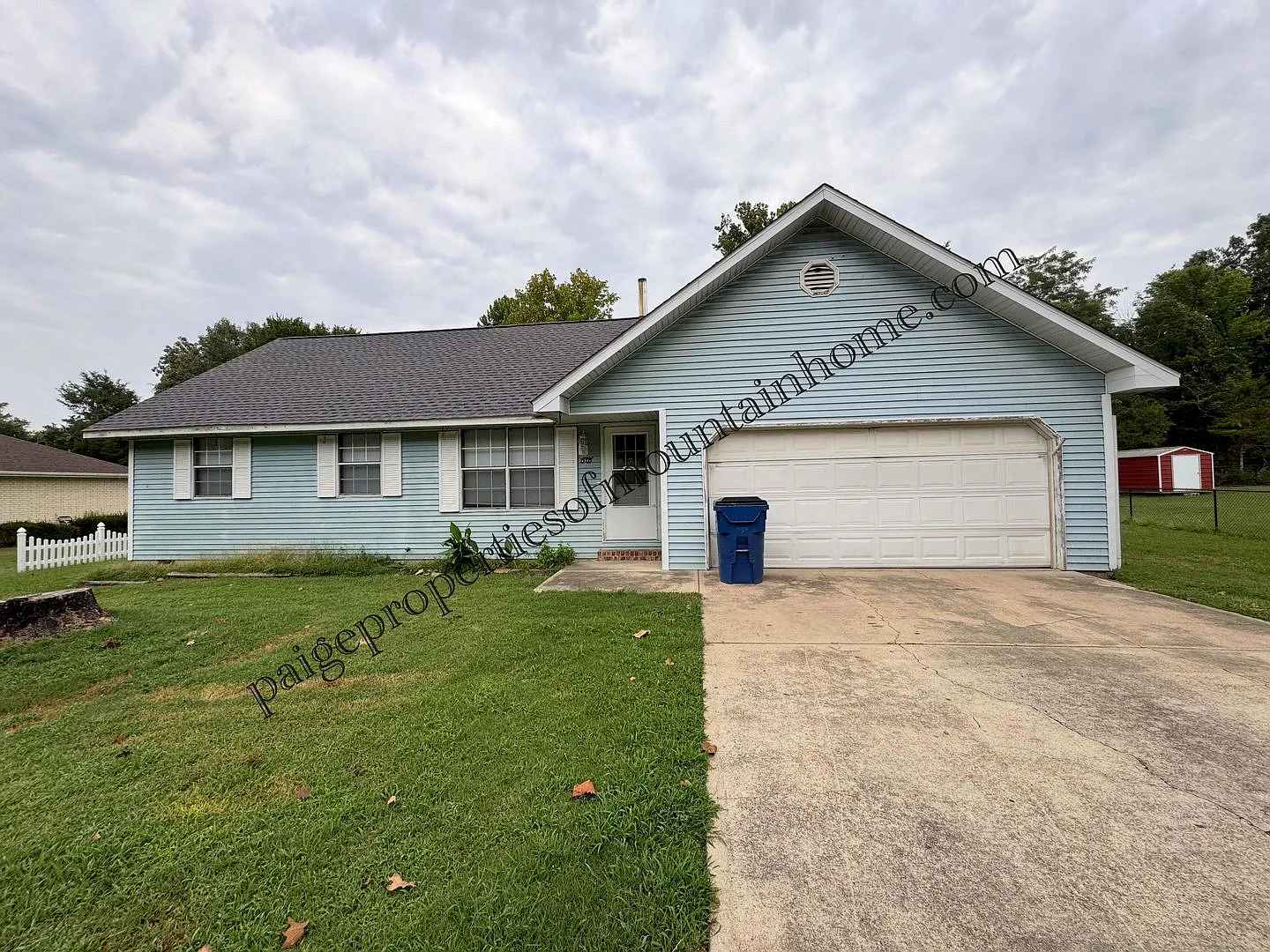 Bright & Updated 2-Bedroom, 2 Bath Home with Garage & Fenced Backyard — Photo 1