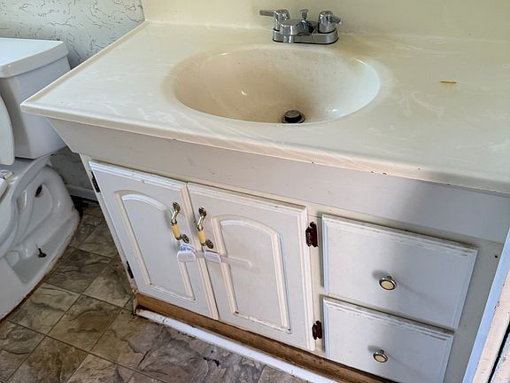 5th image of 3915 Shelby Ave