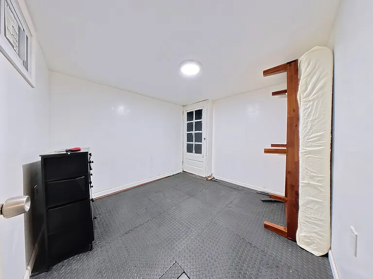 398 Bauer Pl — Photo 17