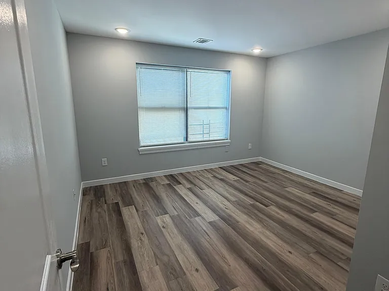 77 Park Ave #405 — Photo 5