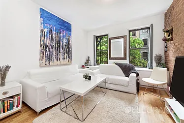 Rented by (Legacy) Elegran