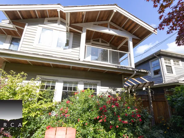 6351 Douglas St, West Vancouver, BC V7W 2G1