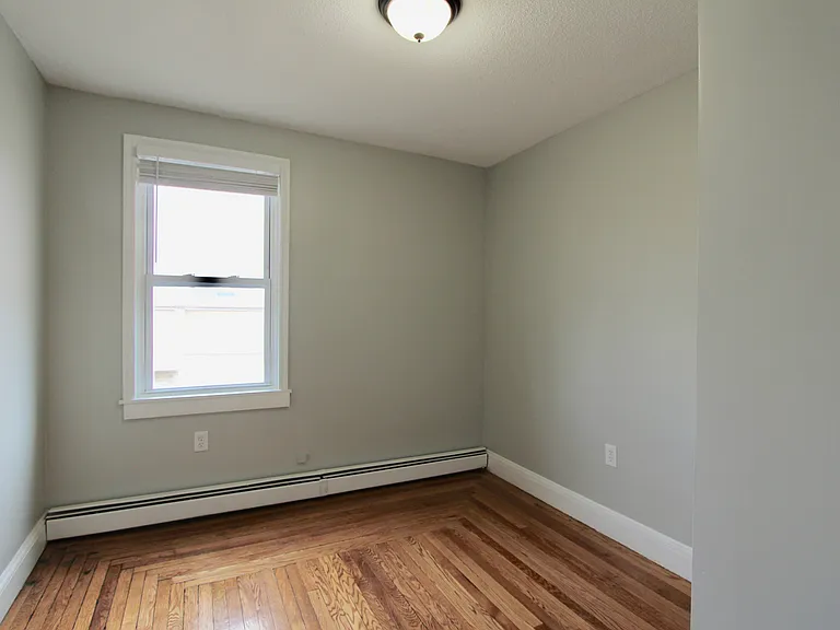150 Acorn St — Photo 9