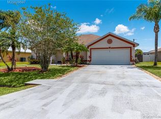 479 NW Raymond Ln, Port Saint Lucie, FL 34983