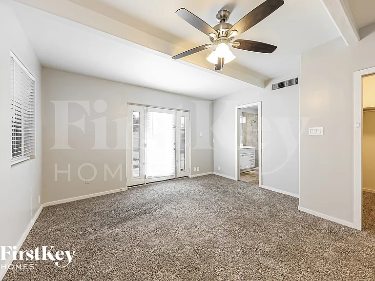 2028 W Schell Dr — Photo 9