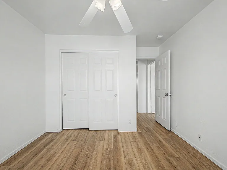 930 E Harwell Rd — Photo 25