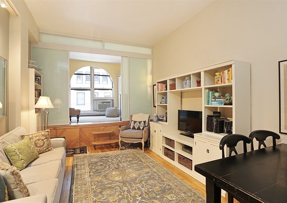 1st image of 23 Waverly Pl APT 5I