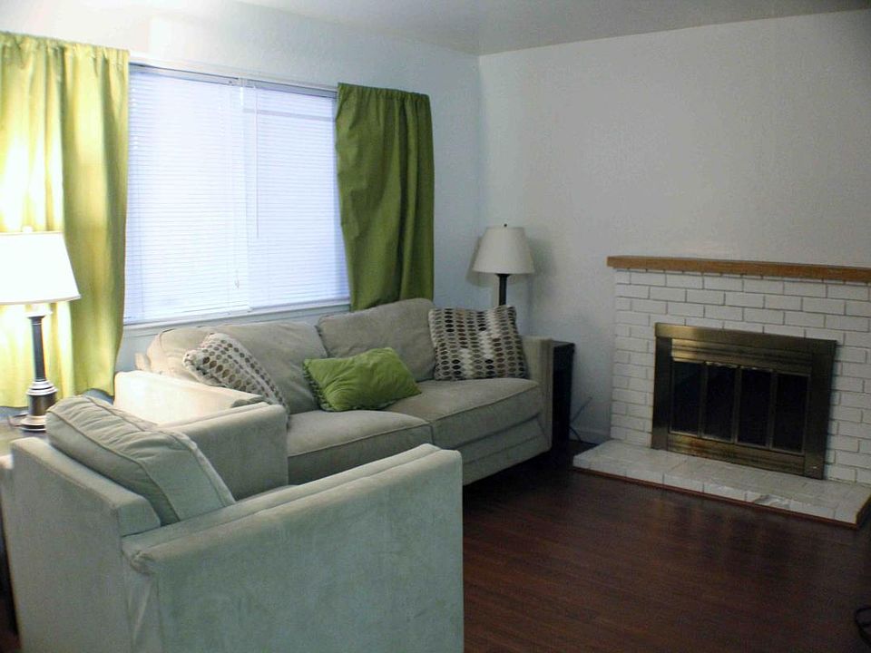 1st image of 1574 Albatross Dr APT 1