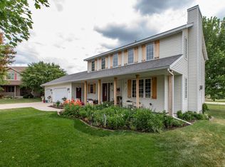 704 Country Estate Ct SE, Stewartville, MN 55976