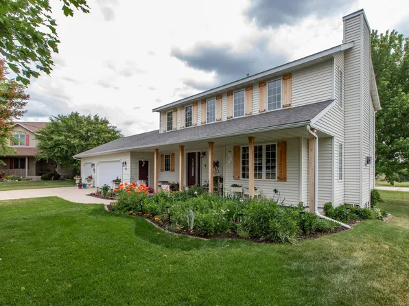 704 Country Estate Ct SE, Stewartville, MN 55976