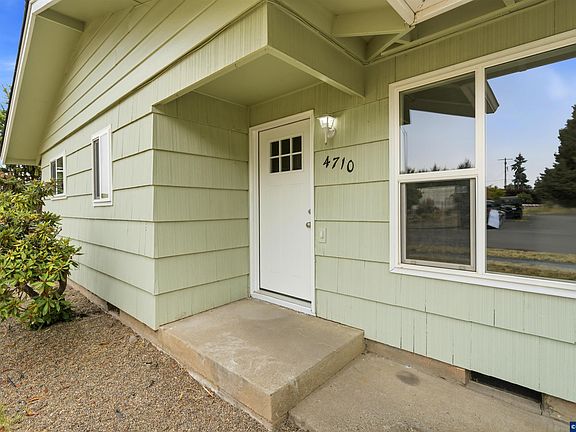 3rd image of 4710 12th Ave NE