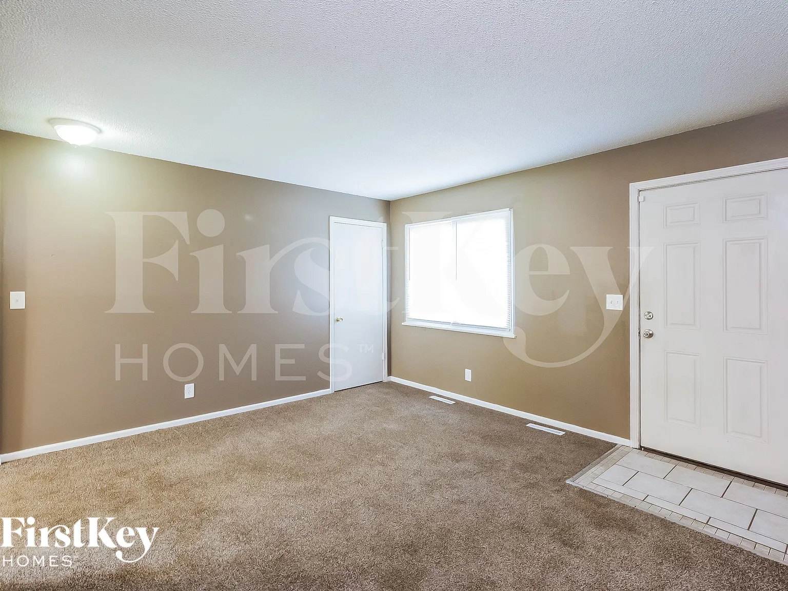 3 bed, 2.0 bath, 880 sqft, $1,600 — Photo 3