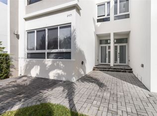 2475 NE 135th St N, Miami, FL 33181