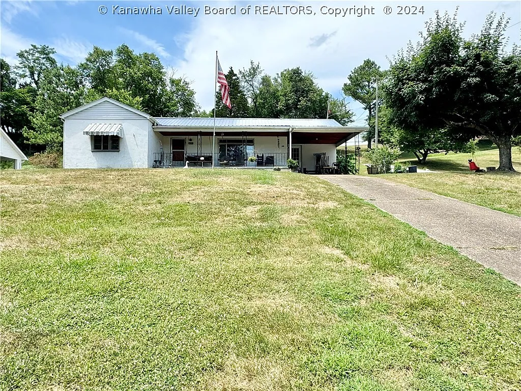 221 Walters St photo 1
