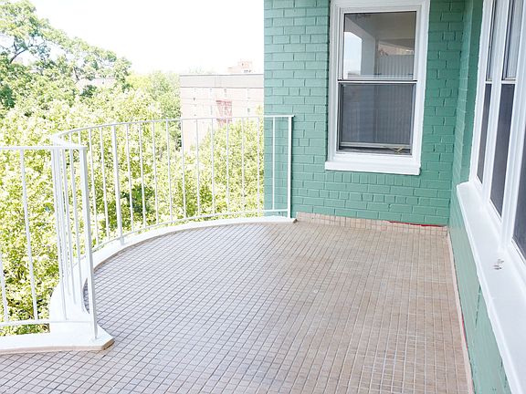 4th image of 14235 84th Dr APT 5D