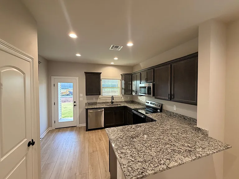 187 Berkshire Pl — Photo 8