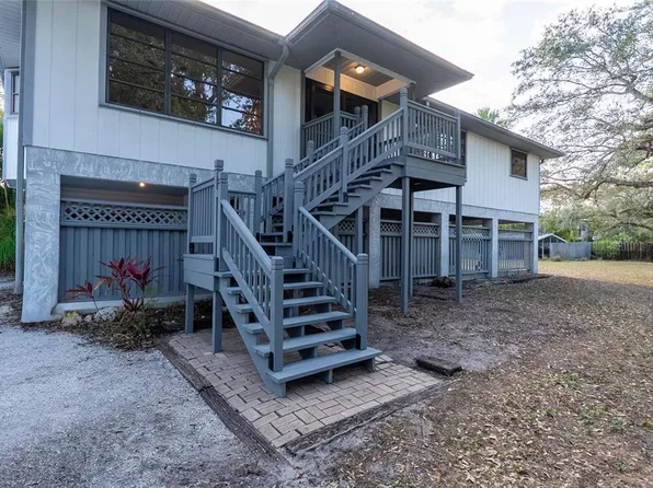 593 S Moon Dr, Venice, FL 34292