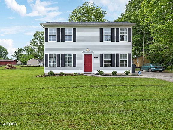 2nd image of 3923 Oakland Dr