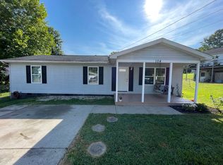 104 Millard St, Hurricane, WV 25526