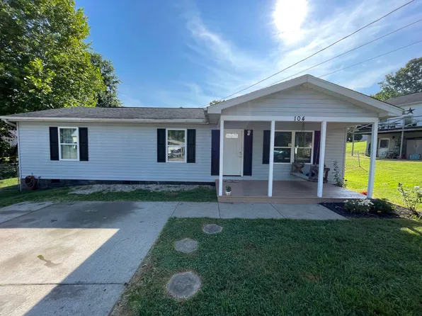 104 Millard St, Hurricane, WV 25526