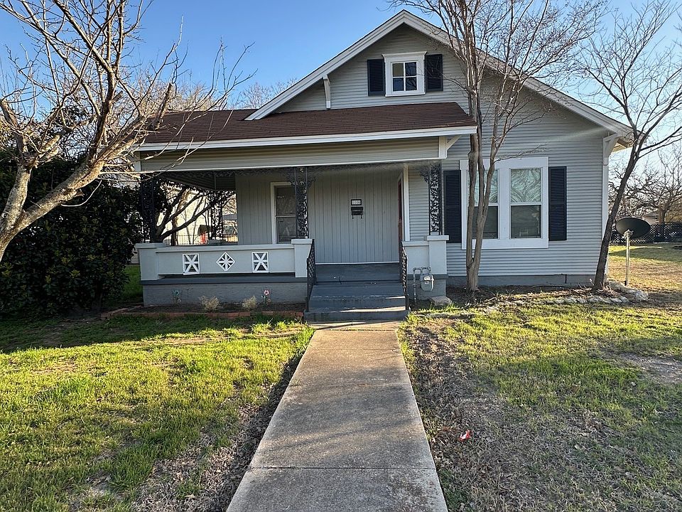 1st image of 1106 Waco St