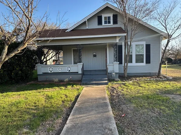 1106 Waco St, Gatesville, TX 76528
