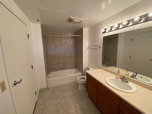 5th image of 234 E Reservoir Ave Unit 504