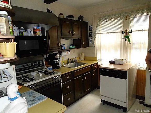 5th image of 53 Somerton Ave