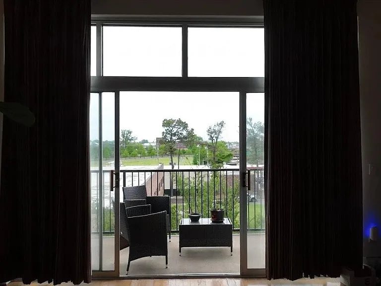 648 S Riverside Dr #309 — Photo 9