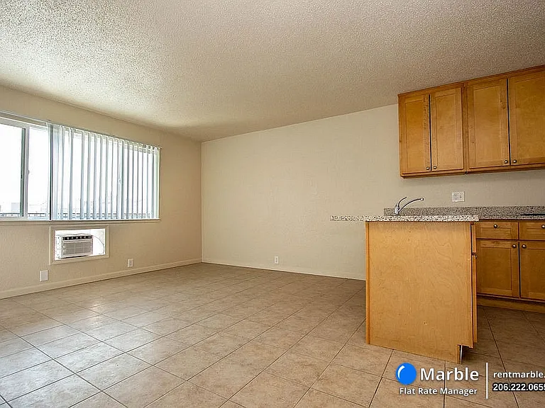 847 E Main St #4 — Photo 16