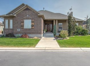 496 E Foxstone Cv, Draper, UT 84020
