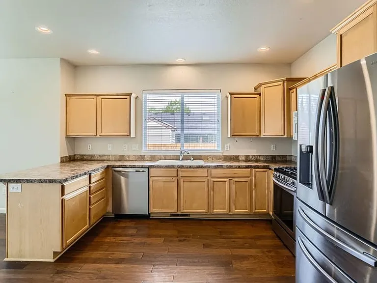 1586 NE Grandhaven Dr — Photo 2