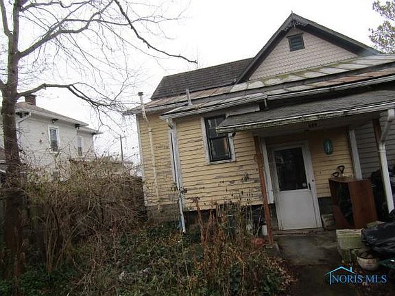 5th image of 220 W Ottawa St