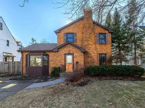 3019 E 18th St, Davenport, IA 52803