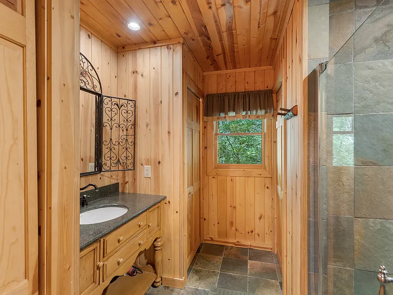 361 Wyanoak Rd — Photo 21