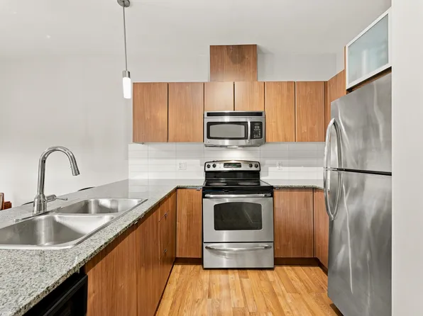 9655 King George Blvd #224, Surrey, BC V3T 0C7