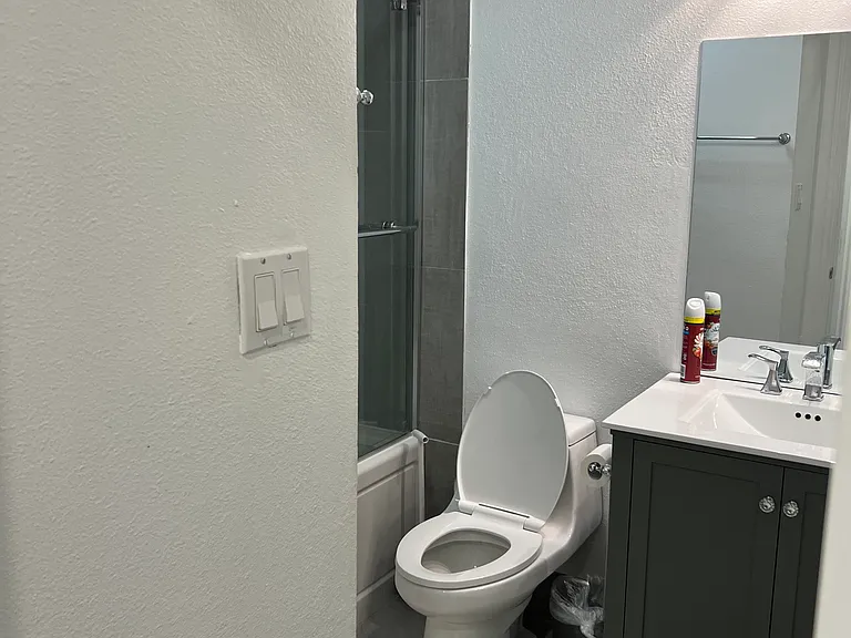 8201 E Mitchell Dr — Photo 20