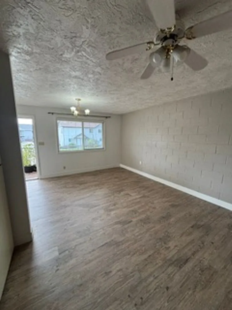 Wayside Manor — Photo 2