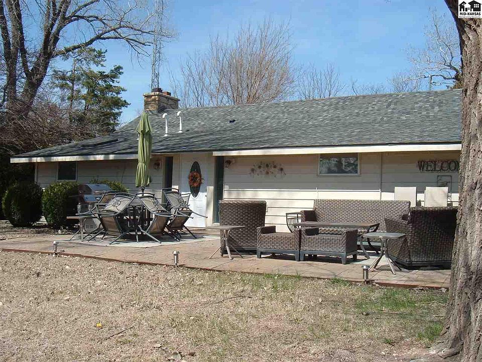 1st image of 1 NW Highland Cir